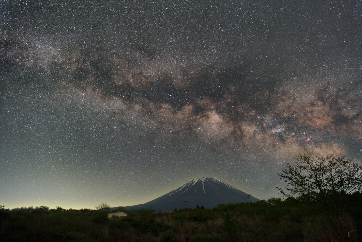 新星景　富士と天の川