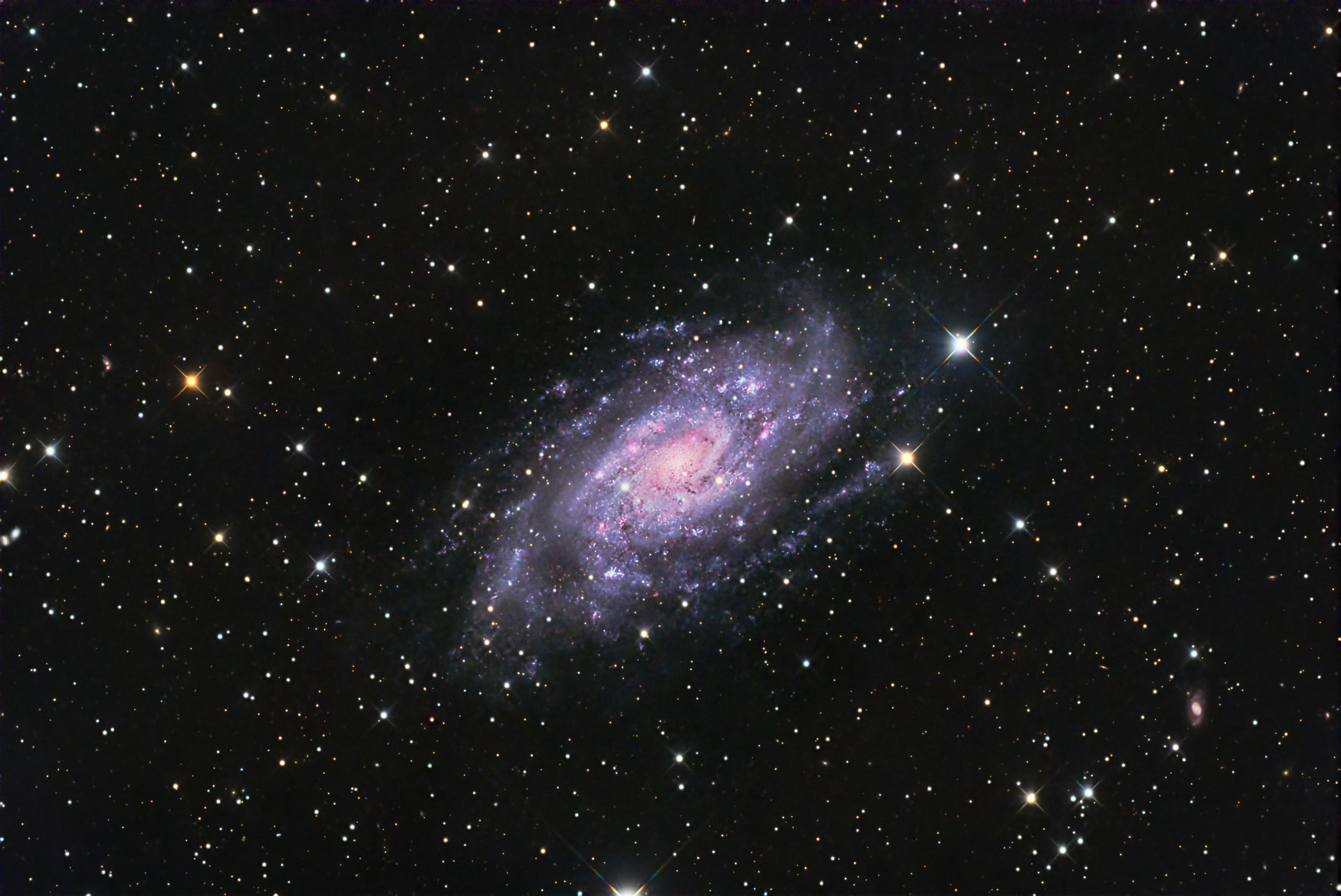 きりん座の銀河NGC2403